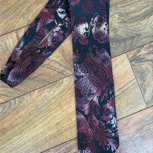 Elegant Floral Silk Tie in Burgundy and Black Silk